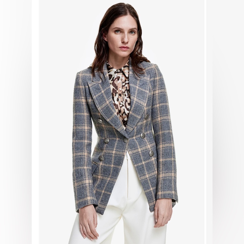 SMYTHE PLAID WOOL BLAZER 
Color Plaid Wool size 10 NWT